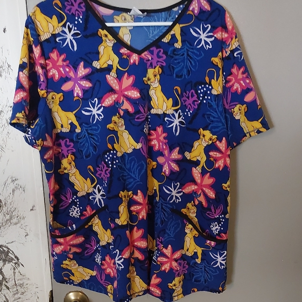 Colorful Lion Print Scrub Top